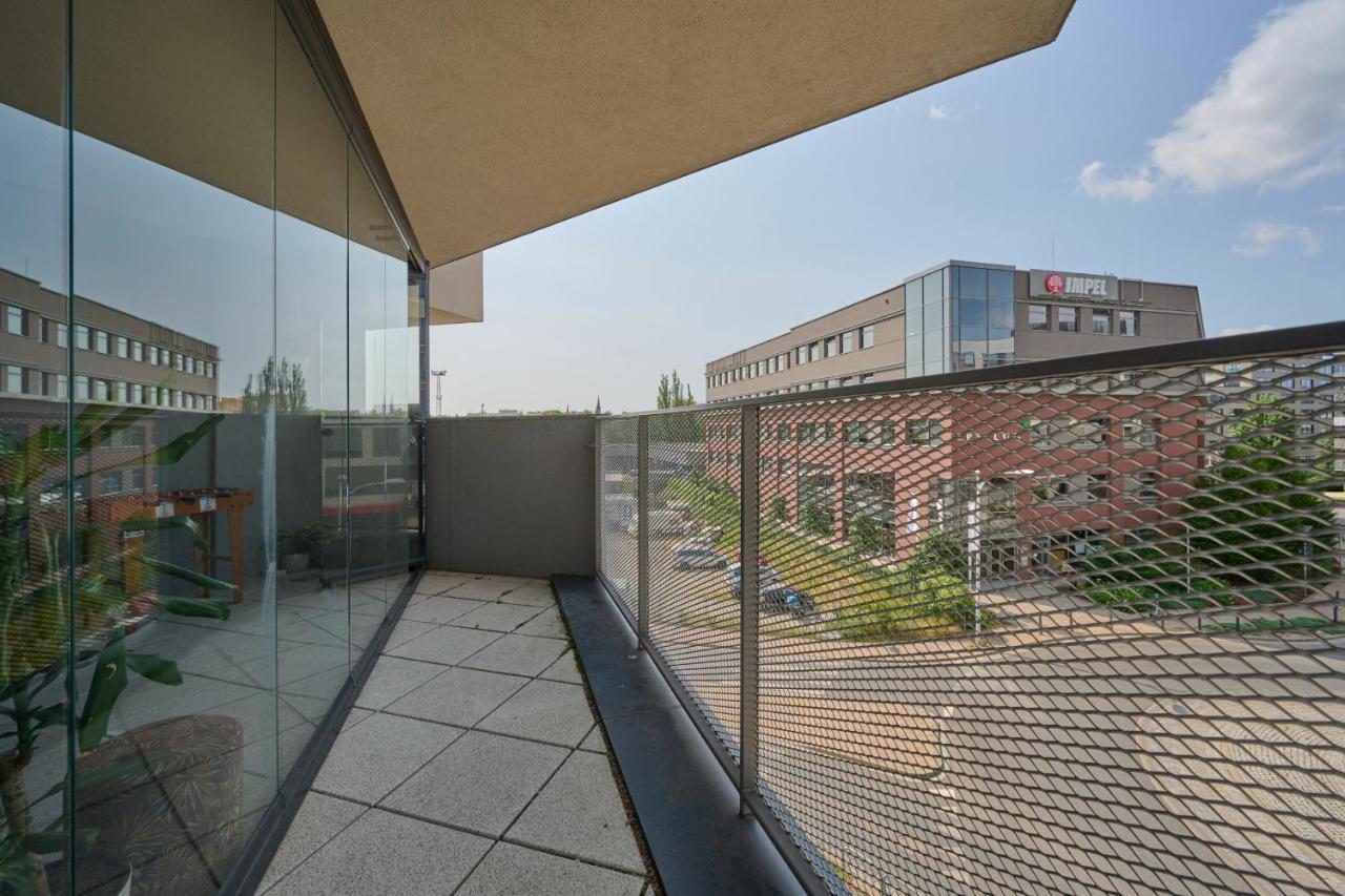 Spacious Apartment With Balcony Near The Slavic Hill Wroclaw By Renters Prestige Extérieur photo