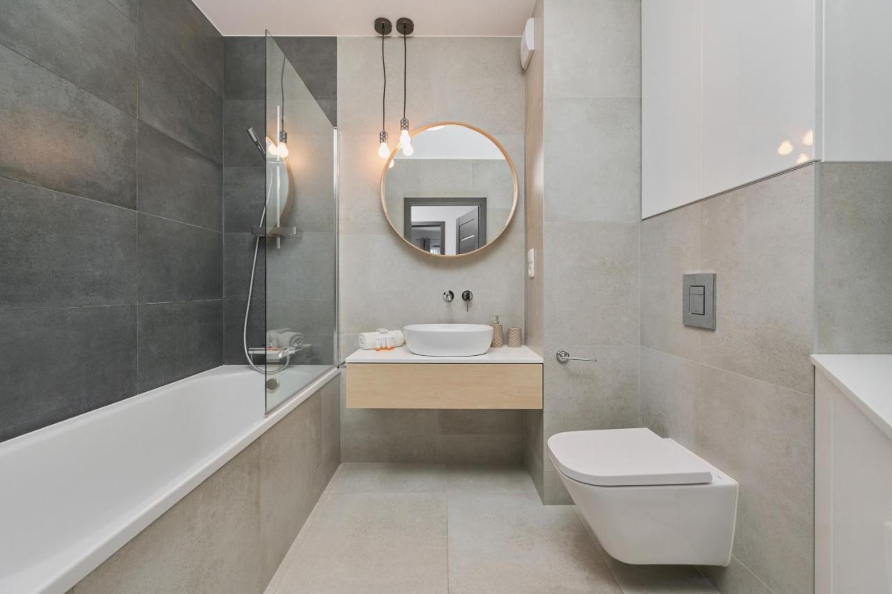 Spacious Apartment With Balcony Near The Slavic Hill Wroclaw By Renters Prestige Extérieur photo