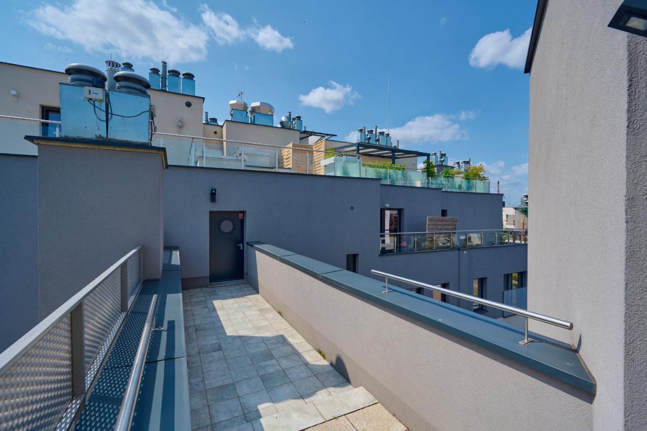 Spacious Apartment With Balcony Near The Slavic Hill Wroclaw By Renters Prestige Extérieur photo