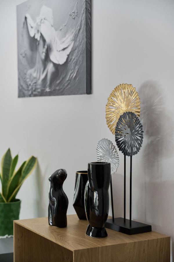 Spacious Apartment With Balcony Near The Slavic Hill Wroclaw By Renters Prestige Extérieur photo