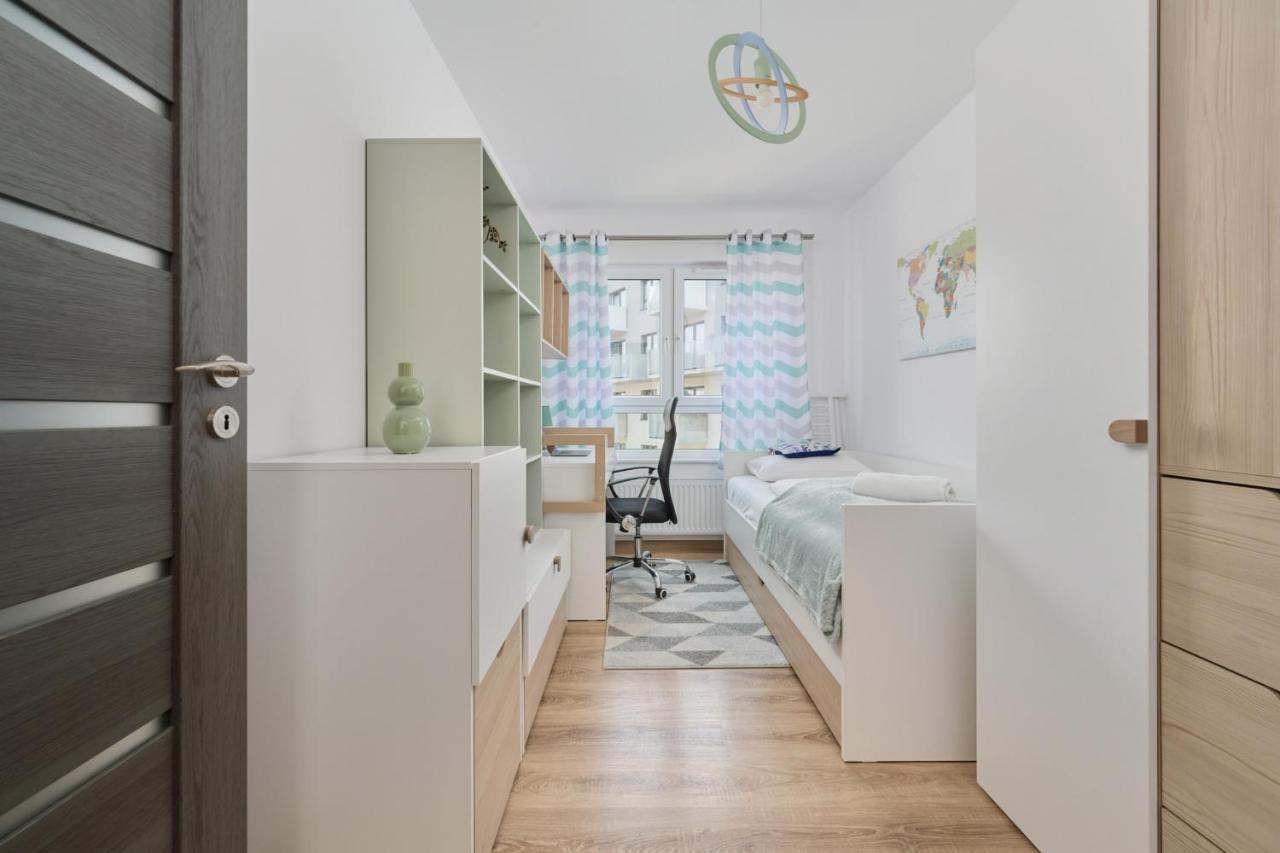 Spacious Apartment With Balcony Near The Slavic Hill Wroclaw By Renters Prestige Extérieur photo