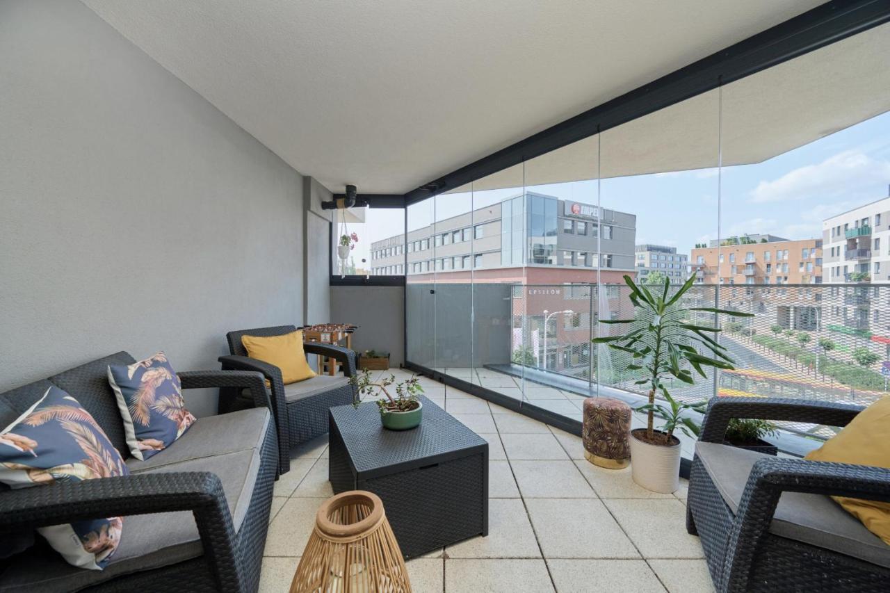 Spacious Apartment With Balcony Near The Slavic Hill Wroclaw By Renters Prestige Extérieur photo