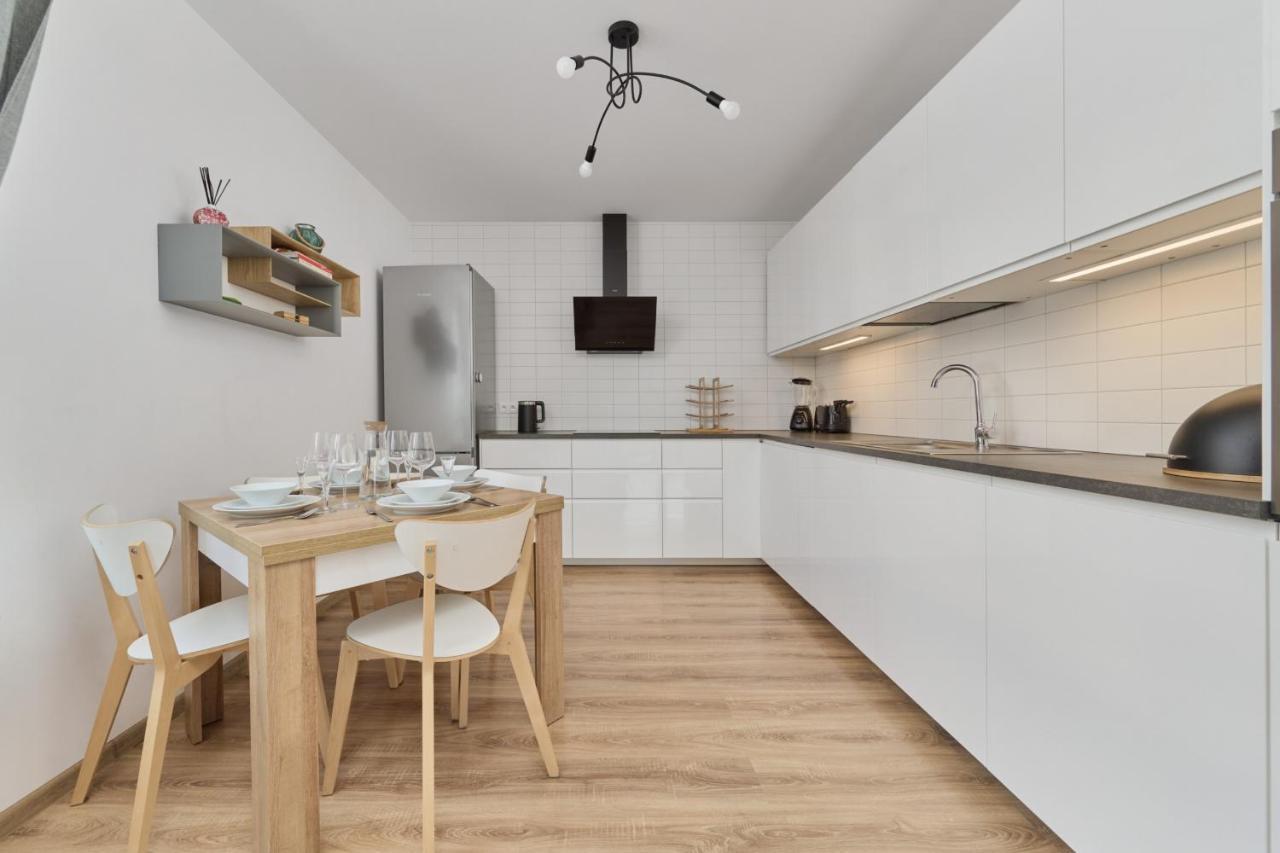 Spacious Apartment With Balcony Near The Slavic Hill Wroclaw By Renters Prestige Extérieur photo